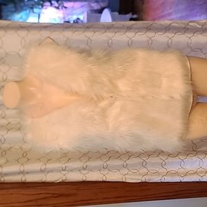 Fun Faux Fur Vest. Small.  NWOT. Off White.